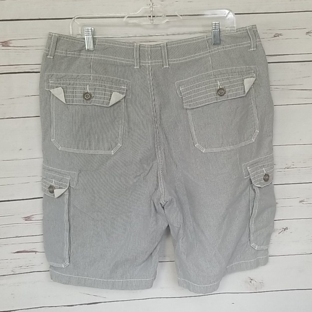 Cargo shorts - Picture 2 of 5